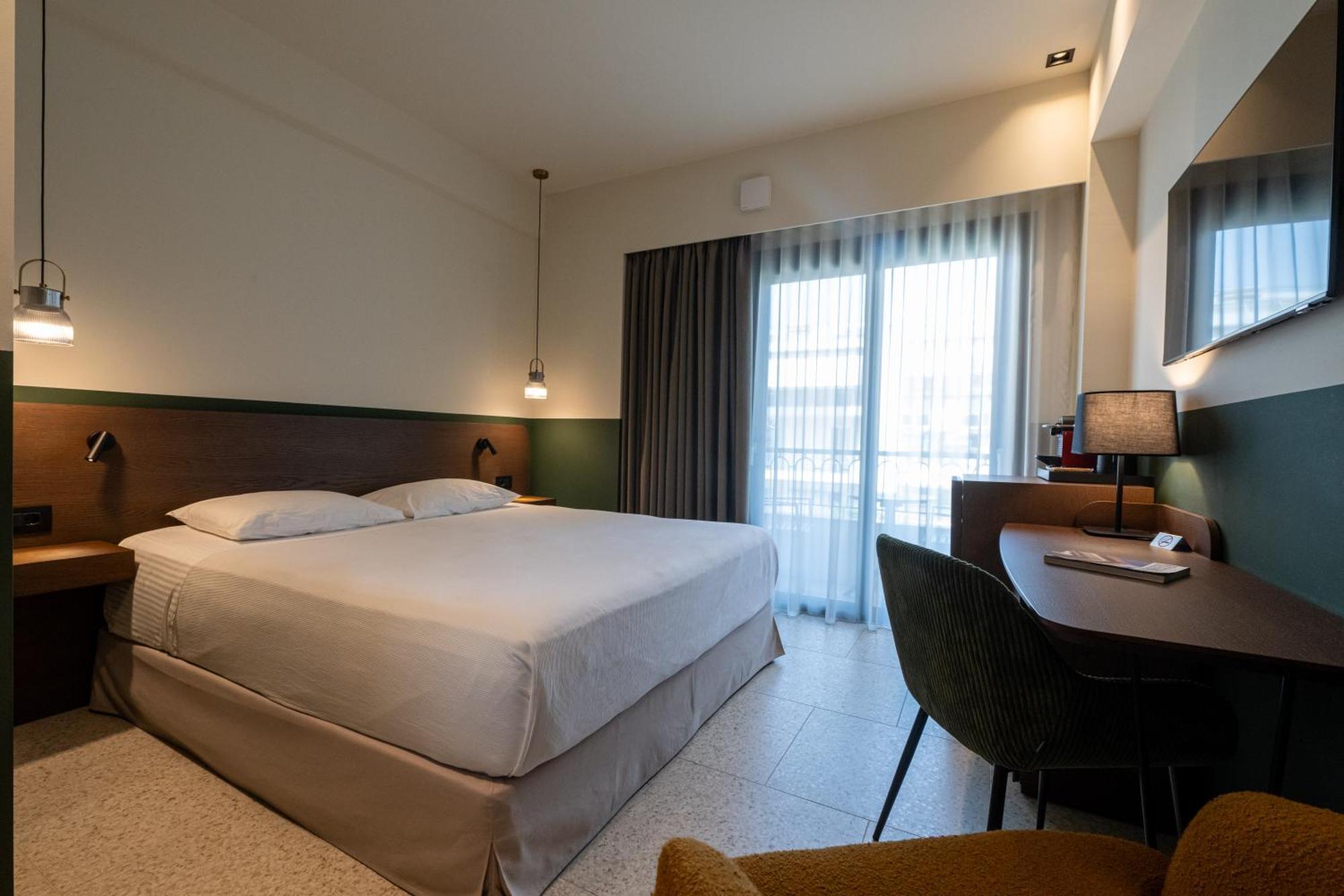 Evripidou 7 - Kalamata Mediterranean Suites Eksteriør billede