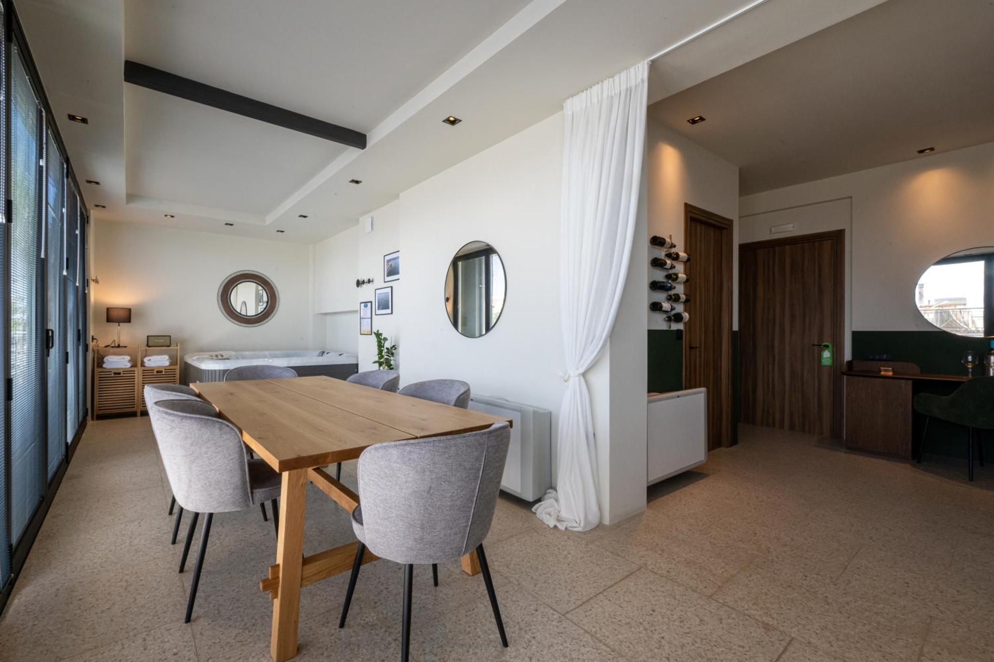 Evripidou 7 - Kalamata Mediterranean Suites Værelse billede