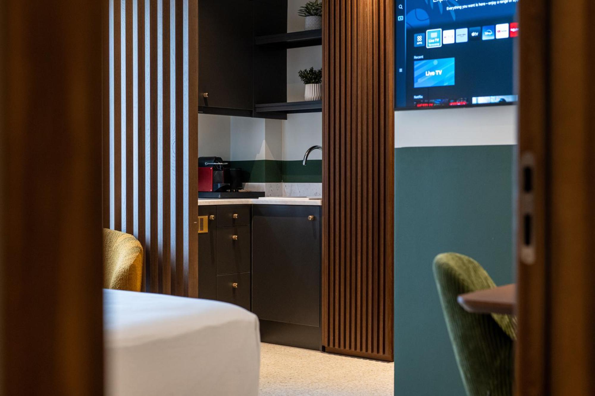 Evripidou 7 - Kalamata Mediterranean Suites Eksteriør billede