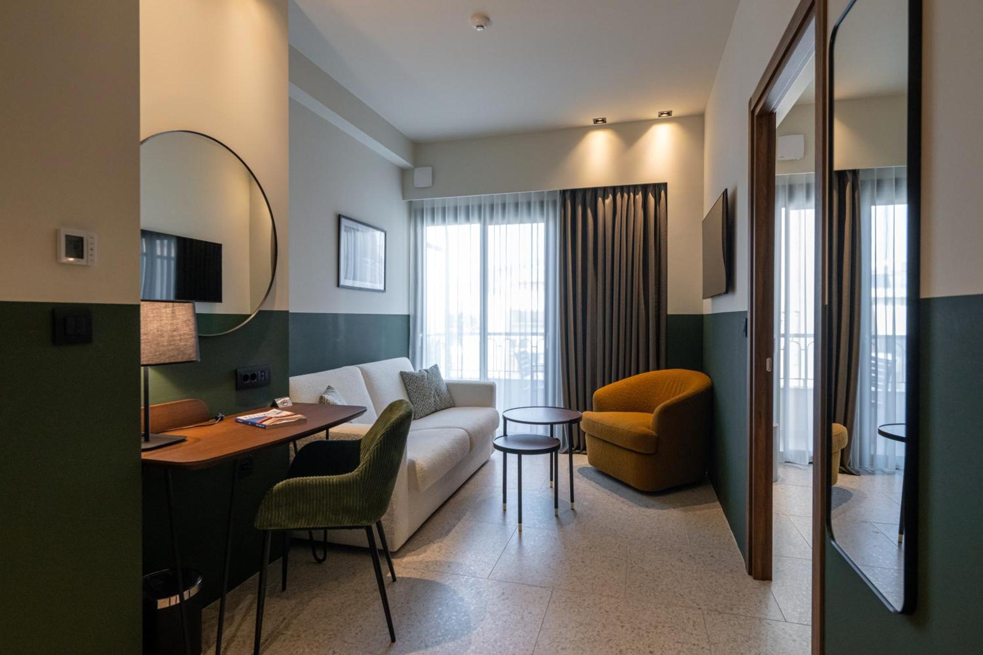 Evripidou 7 - Kalamata Mediterranean Suites Eksteriør billede