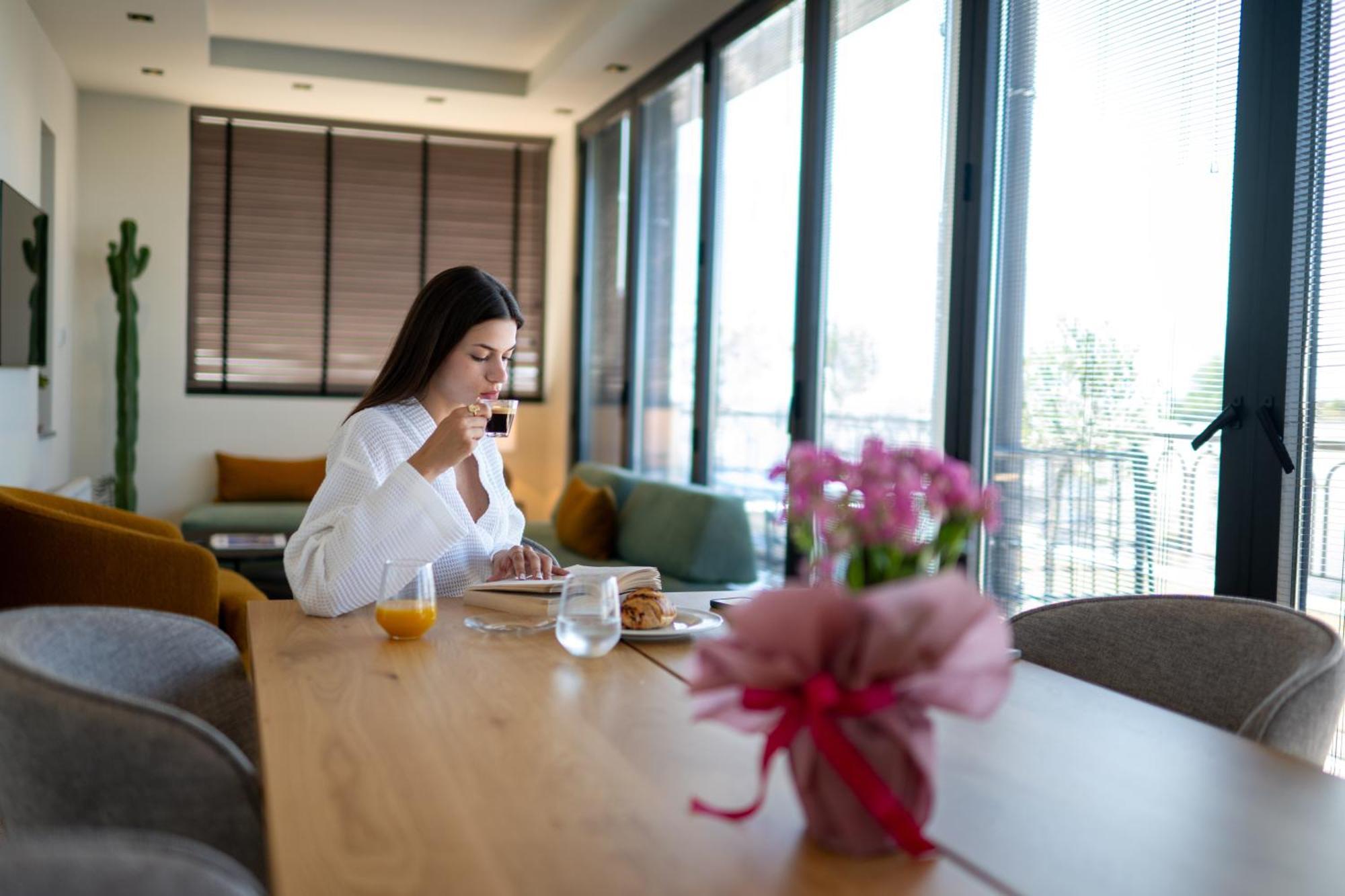 Evripidou 7 - Kalamata Mediterranean Suites Eksteriør billede