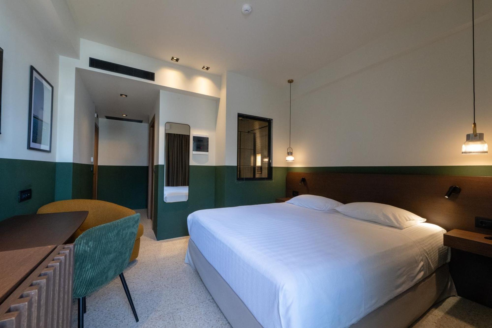 Evripidou 7 - Kalamata Mediterranean Suites Eksteriør billede