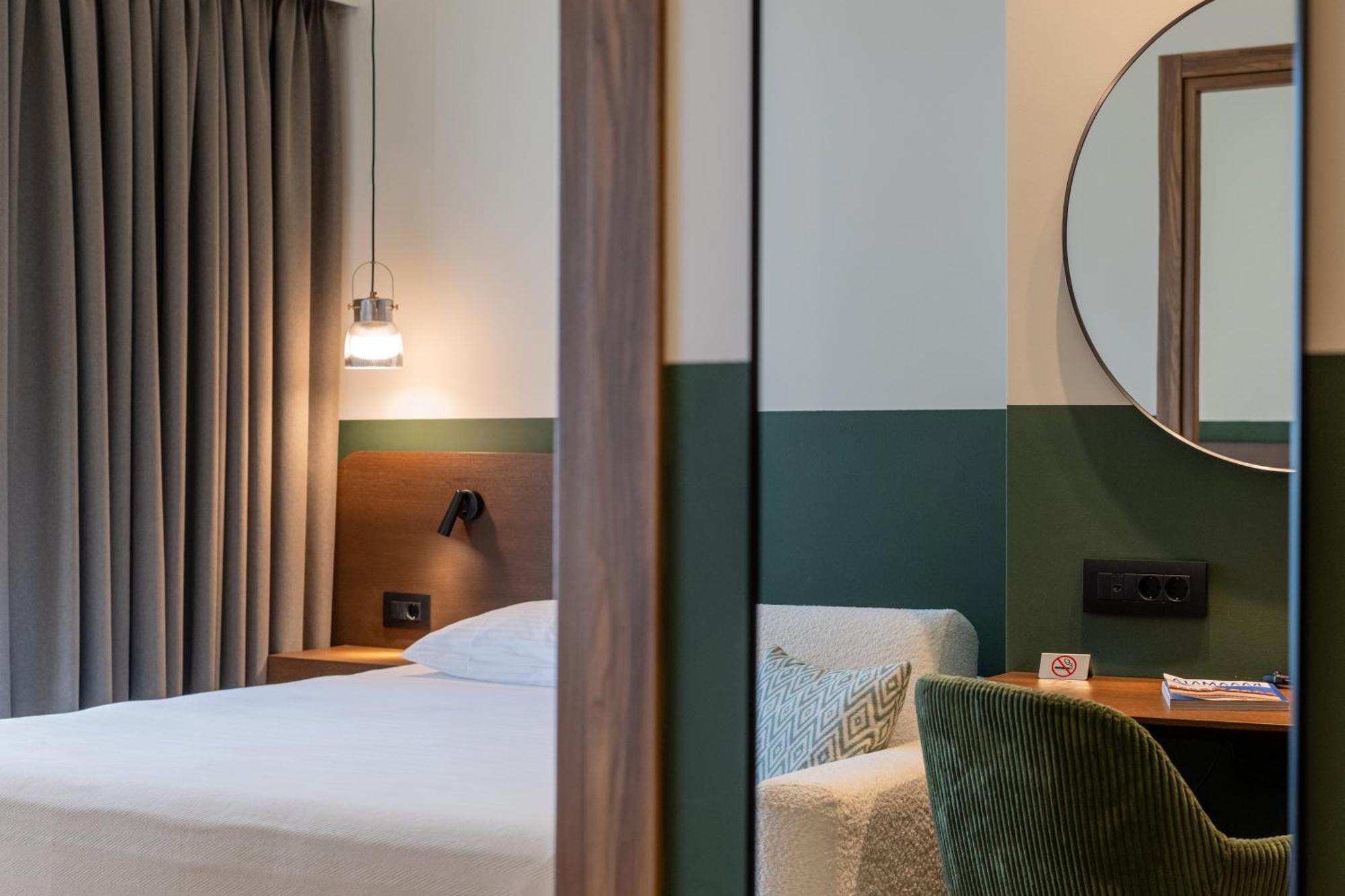 Evripidou 7 - Kalamata Mediterranean Suites Eksteriør billede