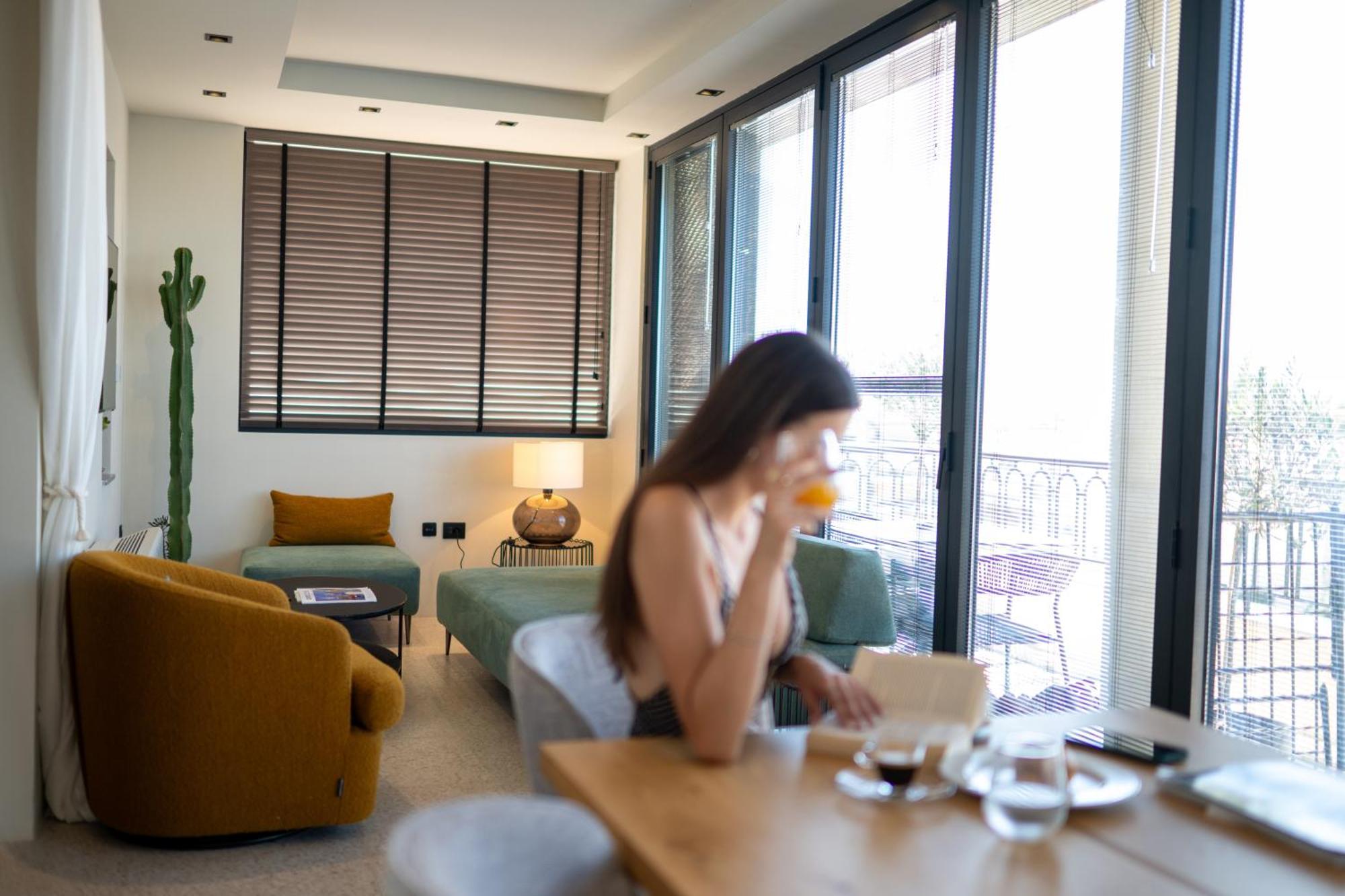 Evripidou 7 - Kalamata Mediterranean Suites Eksteriør billede