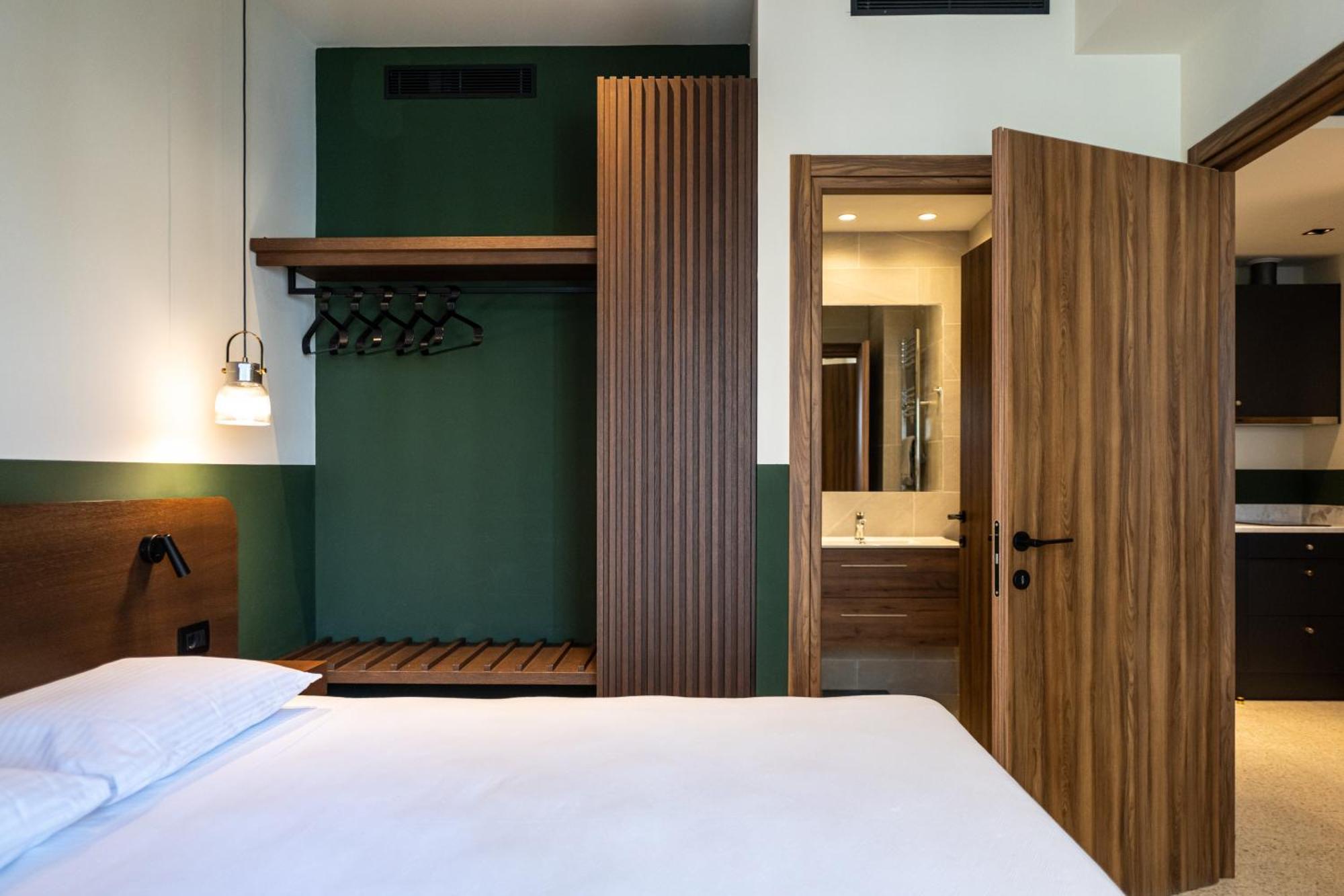 Evripidou 7 - Kalamata Mediterranean Suites Eksteriør billede