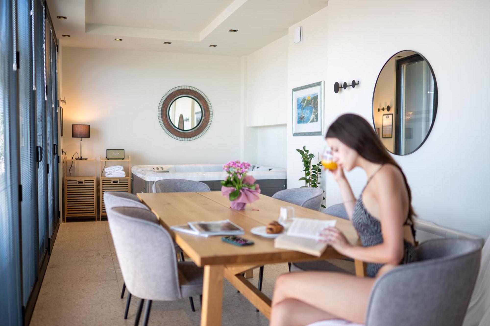 Evripidou 7 - Kalamata Mediterranean Suites Værelse billede