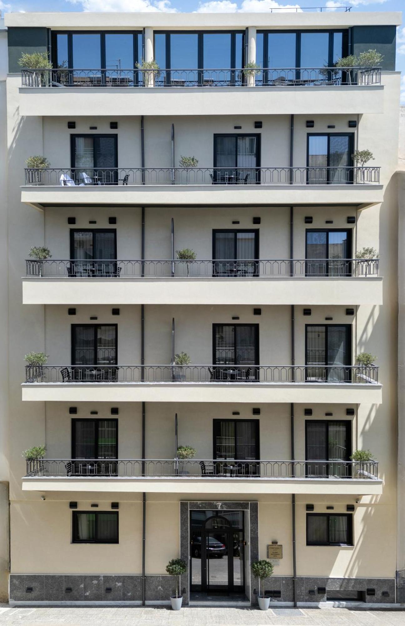 Evripidou 7 - Kalamata Mediterranean Suites Eksteriør billede