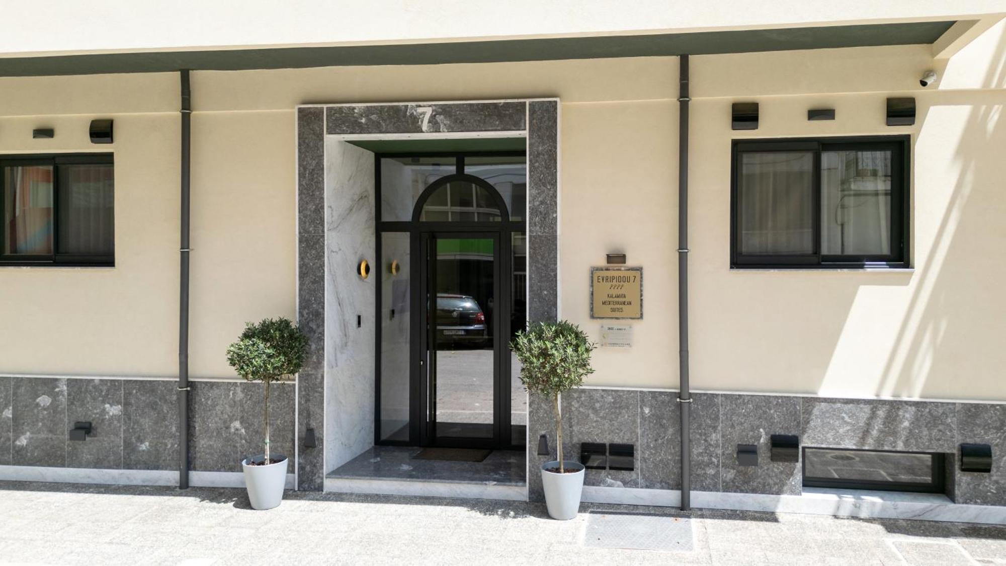Evripidou 7 - Kalamata Mediterranean Suites Eksteriør billede