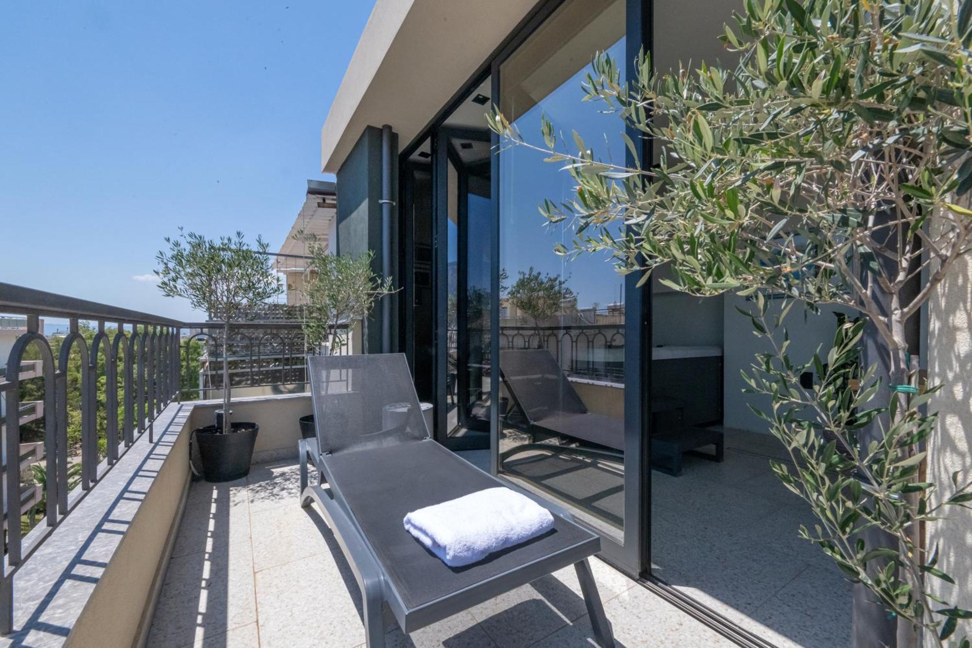 Evripidou 7 - Kalamata Mediterranean Suites Eksteriør billede